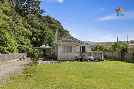 Photo of property in 24 Korau Grove, Stokes Valley, Lower Hutt, 5019