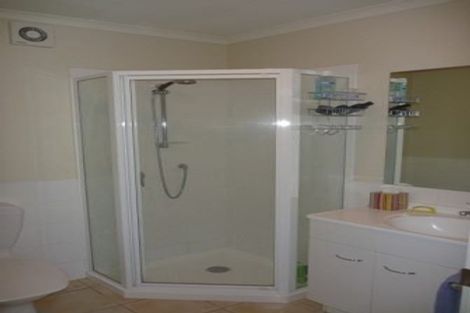 Photo of property in 22 Catrina Avenue, Birkenhead, Auckland, 0626