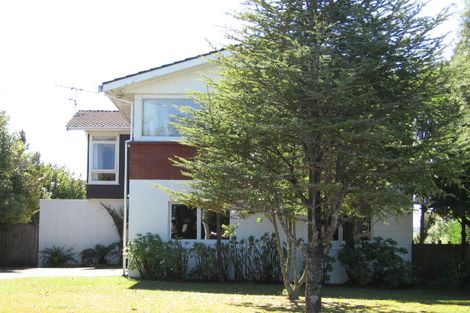 Photo of property in 10 Divich Avenue, Te Atatu South, Auckland, 0610
