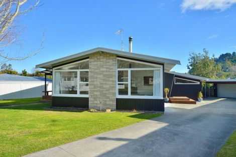 Photo of property in 2 Dillon Bell Road, Whataupoko, Gisborne, 4010