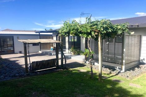 Photo of property in 20a Queen Road, Bellevue, Tauranga, 3110