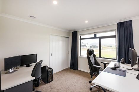 Photo of property in 117 Kingsdale Park Drive, Aokautere, Palmerston North, 4471