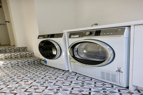 Photo of property in 22c Waipa Street, Birkenhead, Auckland, 0626