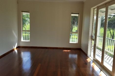 Photo of property in 400 Waitakere Road, Taupaki, Henderson, 0782