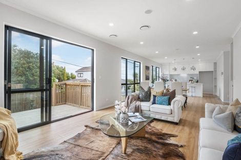 Photo of property in 408b East Coast Road, Sunnynook, Auckland, 0630