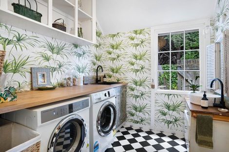 Photo of property in 129 Main Street, Greytown, 5712