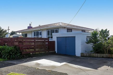 Photo of property in 136 Broadway, Waitara, 4320