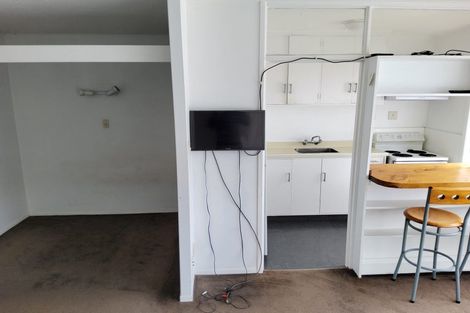 Photo of property in Churchill Flats, 213 The Terrace, Wellington Central, Wellington, 6011