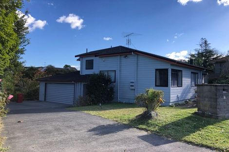 Photo of property in 27 Pinewood Grove, Botany Downs, Auckland, 2010