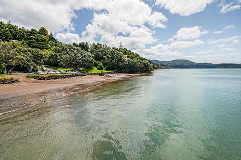 Photo of property in 149 Cornwallis Road, Cornwallis, Auckland, 0604