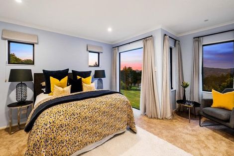 Photo of property in 10 Warman Road, Okura, Auckland, 0792