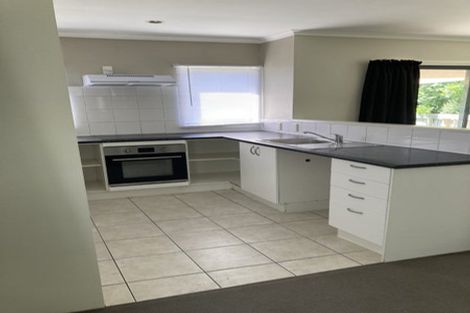 Photo of property in 21 Mona Vale, West Harbour, Auckland, 0618