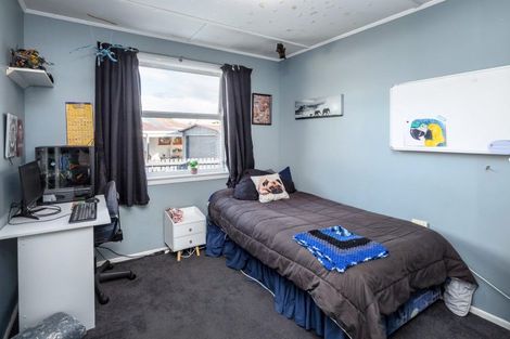 Photo of property in 9 Skipage Grove, Featherston, 5710