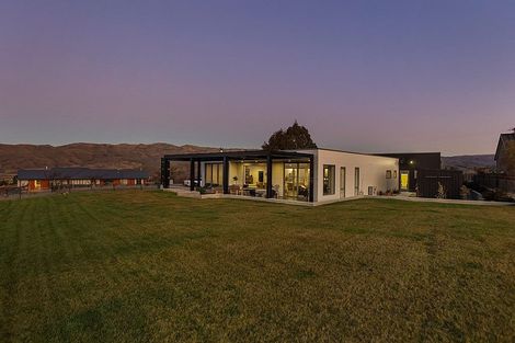 Photo of property in 102 Hall Road, Bannockburn, Cromwell, 9384