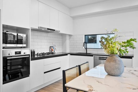 Photo of property in 1/258 Lake Road, Hauraki, Auckland, 0622