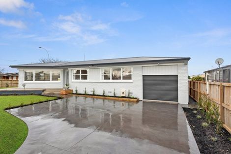 Photo of property in 2 Mears Road, St Andrews, Hamilton, 3200
