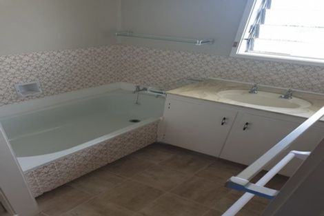 Photo of property in 3/62 Moana Avenue, One Tree Hill, Auckland, 1061