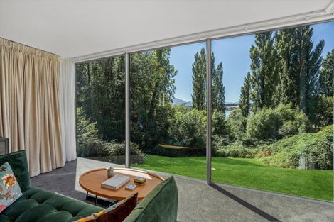 Photo of property in 10 Tapley Paddock, Wanaka, 9305