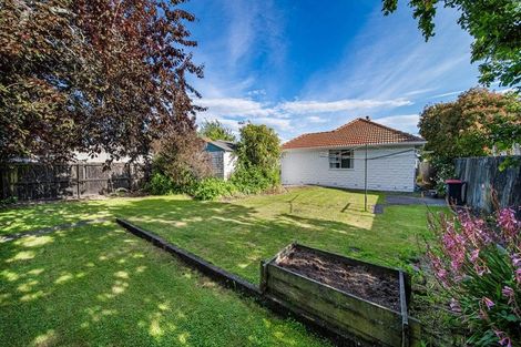 Photo of property in 64 Farquhars Road, Redwood, Christchurch, 8051