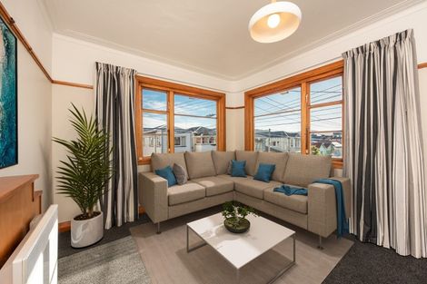 Photo of property in Ionian Flats, 123-125 Brougham Street, Mount Victoria, Wellington, 6011