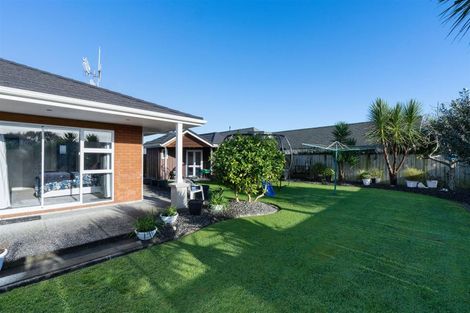 Photo of property in 15 Okarito Avenue, Levin, 5510