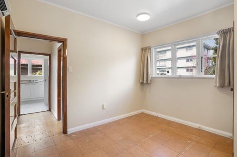 Photo of property in 30 Onewa Road, Northcote Point, Auckland, 0627