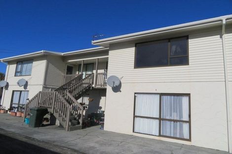 Photo of property in 1 East Grove, Alicetown, Lower Hutt, 5010