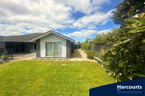 Photo of property in 6 Walnut Road, Riverhead, 0820