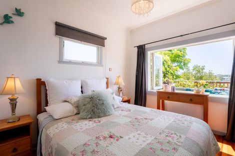 Photo of property in 15 Kowhai Road, Mairangi Bay, Auckland, 0630