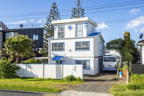 Photo of property in 1219 Papamoa Beach Road, Papamoa Beach, Papamoa, 3118