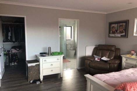 Photo of property in 22 Whitford Place, Rototuna North, Hamilton, 3210