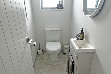 Photo of property in 2 Trevally Place, Snells Beach, 0920