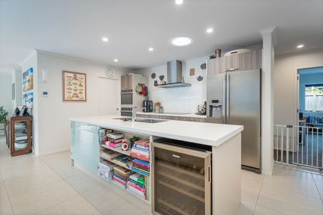 Photo of property in 32 Leeward Drive, Whitianga, 3510