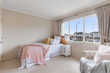 Photo of property in 9 Point View Link, East Tamaki Heights, Auckland, 2016