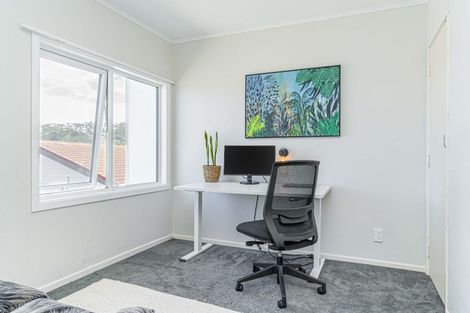 Photo of property in 4/55 Apu Crescent, Lyall Bay, Wellington, 6022