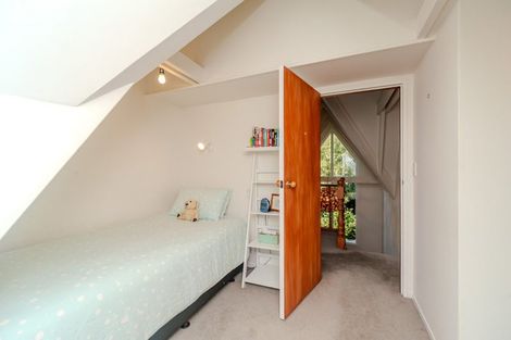 Photo of property in 25 Nicholson Road, Khandallah, Wellington, 6035