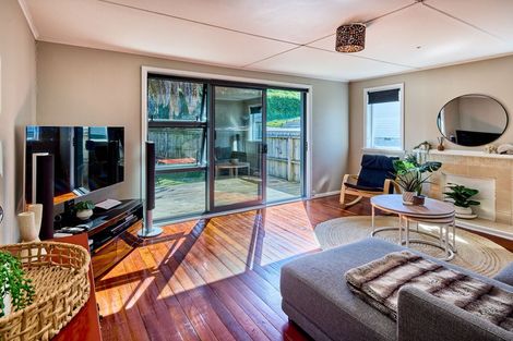 Photo of property in 316 Main Road, Tawa, Wellington, 5028