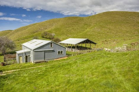 Photo of property in 210 Ongaonga Road, Waipawa, 4272