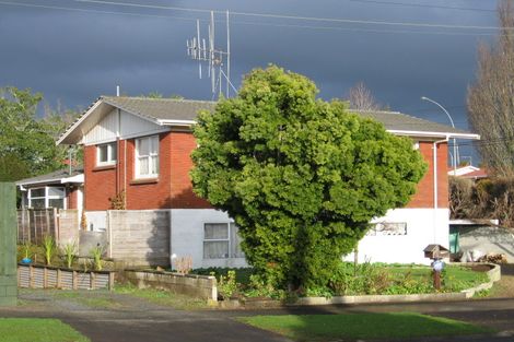 Photo of property in 2 Garden Heights Avenue, Glenview, Hamilton, 3206