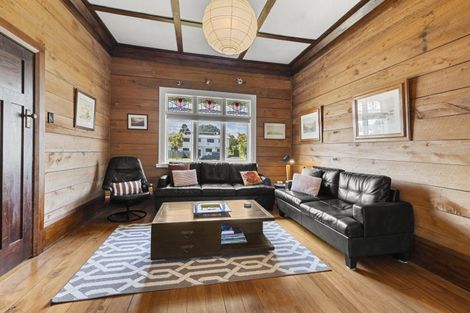 Photo of property in 22 Wallis Street, Raglan, 3225