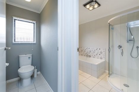 Photo of property in 20 Colonial Place, Kelvin Grove, Palmerston North, 4414