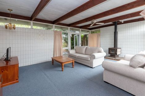 Photo of property in 4 La Perouse Street, Botany Downs, Auckland, 2010