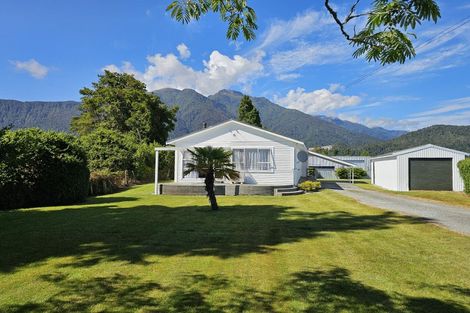 Photo of property in 15 Main Road, Whataroa, 7886
