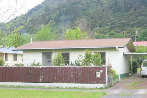 Photo of property in 24 Rewi Street, Te Aroha, 3320