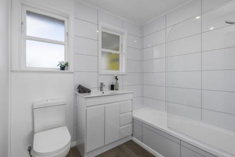 Photo of property in 39 Peck Street, Taita, Lower Hutt, 5011