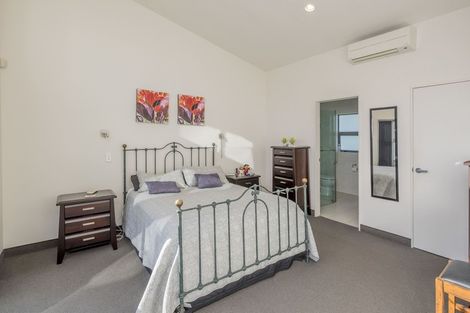 Photo of property in 77 Waikawa Beach Road, Manakau, Levin, 5573