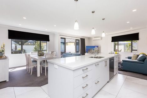 Photo of property in 11 Vernon Grove, Brown Owl, Upper Hutt, 5018