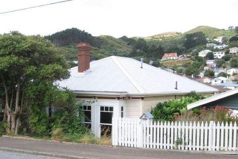 Photo of property in 32 Hudson Street, Island Bay, Wellington, 6023