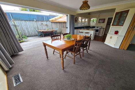 Photo of property in 1/40 Hillcrest Avenue, Hillcrest, Auckland, 0627