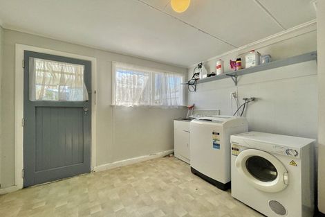 Photo of property in 1129 Fergusson Drive, Clouston Park, Upper Hutt, 5018